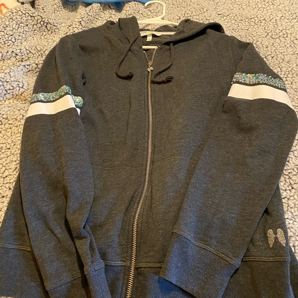Hardly worn. - Picture 2 of 2